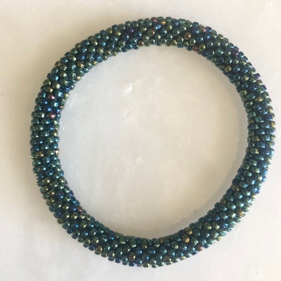 SASHKA Bracelet - Iridescent Green - Picture 2 of 9